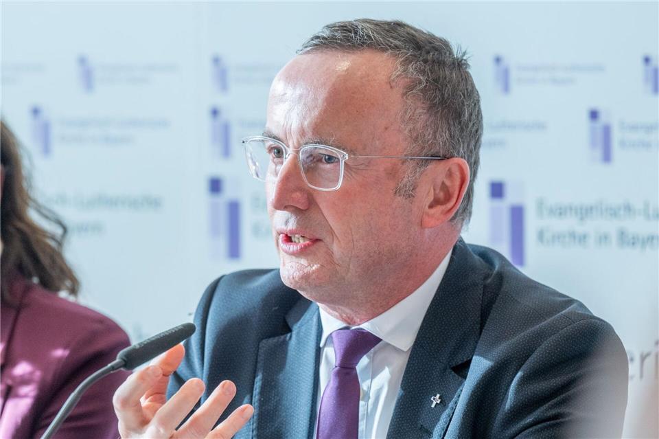 Der evangelische Landesbischof Christian Kopp will den Menschen neue Angebote machen. (ArchivbildArmin Weigel/dpa