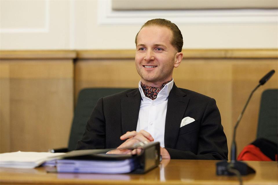 Der flüchtige Windkraftbetrüger Hendrik Holt hat sich laut seiner Anwältin wohl aus dem Bundesgebiet abgesetzt (Archivbild)Friso Gentsch/dpa