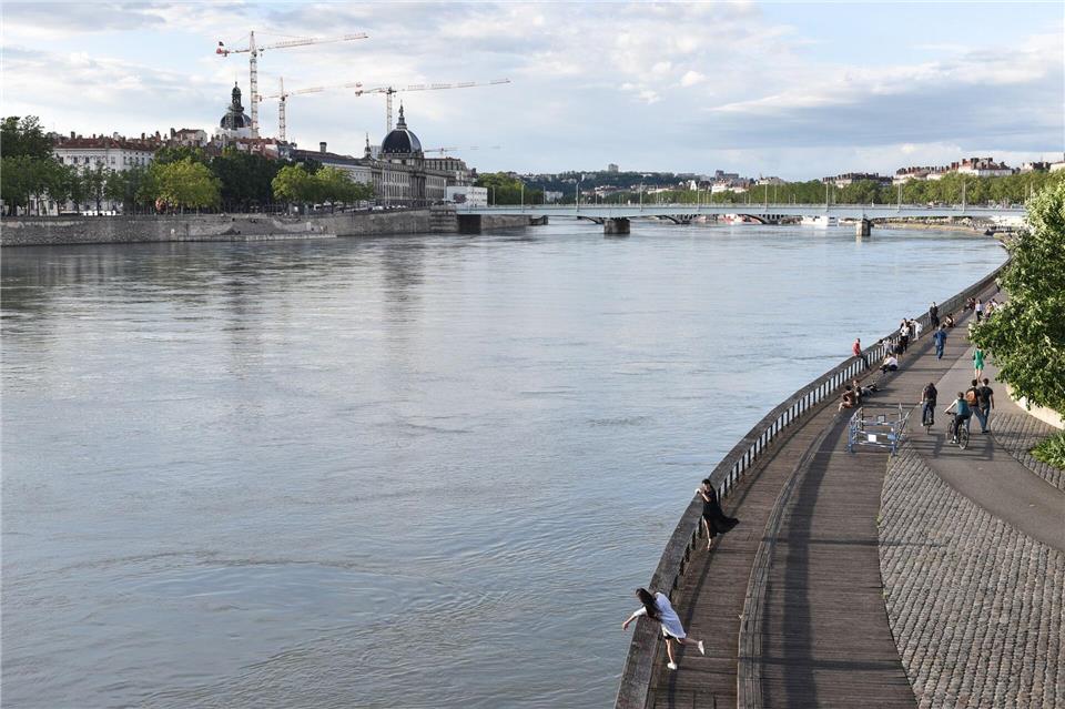 Der französische Fußballer Kenzo Kies ist bei einem Badeunfall in der Rhône ertrunken. (Archivbild)picture alliance / dpa