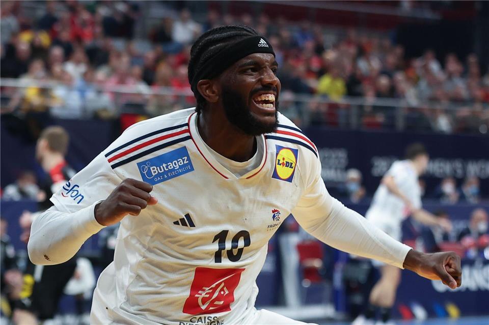Der französische Handball-Nationalspieler Dika Mem spielt bald für Berlin. (Archivbild)Jan Woitas/dpa