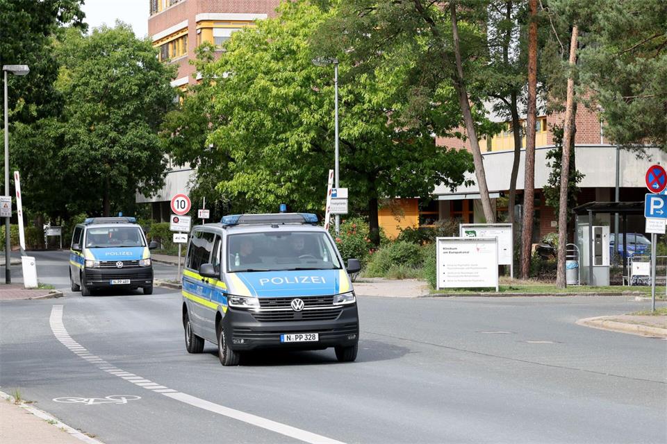 Der frühere Amokläufer war im vergangenen Jahr von einem unbegleiteten Ausgang nicht mehr in die Forensische Psychiatrie in Erlangen zurückgekehrt. (Archivbild)Daniel Löb/dpa
