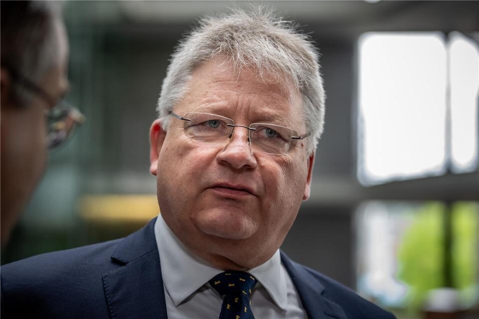 Der frühere BND-Präsident Bruno Kahl hat in Berlin im Spionage-Prozess erneut als Zeuge ausgesagt. (Archibnild) Michael Kappeler/dpa