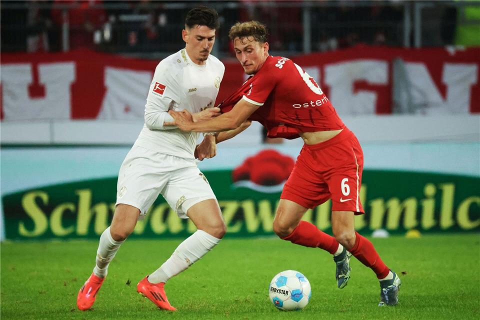 Der frühere Bochumer Patrick Osterhage hat im zentralen Mittelfeld des SC Freiburg den Routinier Nicolas Höfler verdrängt.Philipp von Ditfurth/dpa
