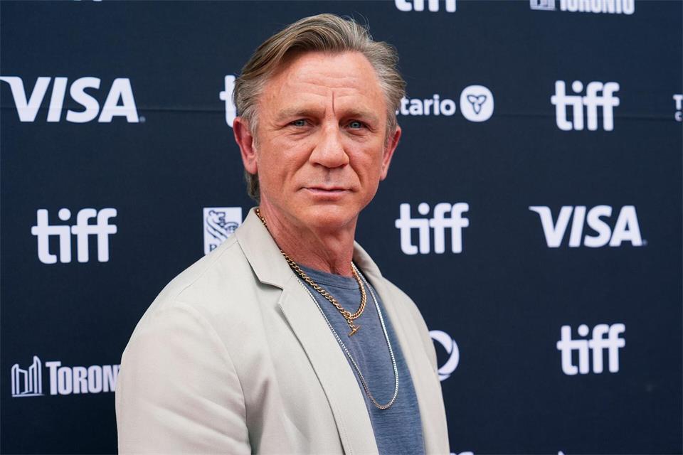 Der frühere Bond-Darsteller Daniel Craig hat sich laut „Times“ bei einem Pub eingekauft. (Archivbild)Chris Pizzello/Invision/AP/dpa