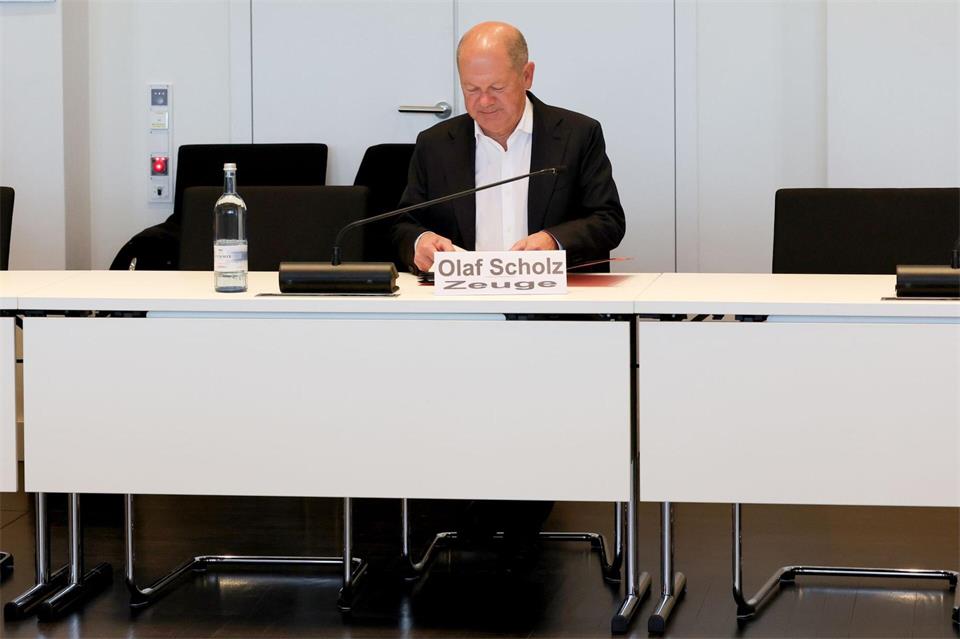 Der frühere Bundeskanzler Olaf Scholz (SPD) war im Untersuchungsausschuss zum Bau von Nord Stream 2 als Zeuge geladen.Bernd Wüstneck/dpa