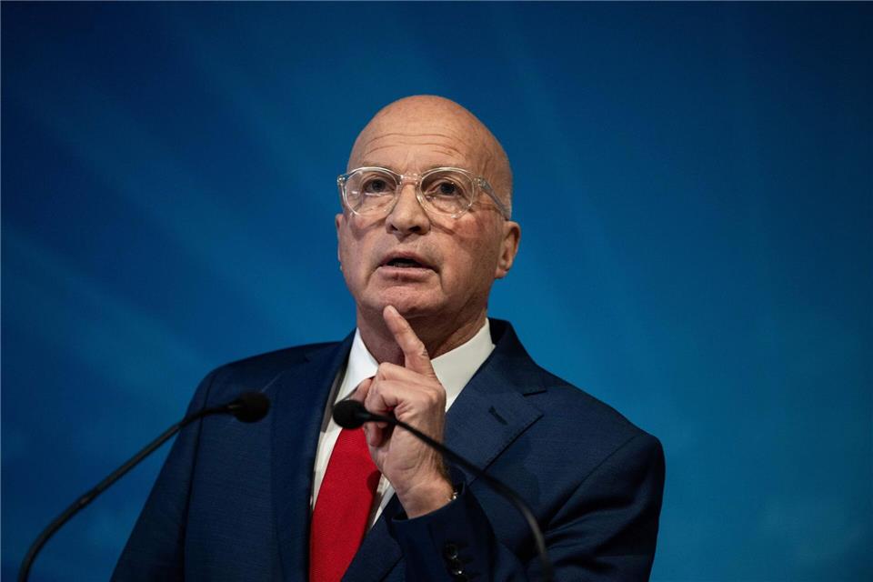 Der frühere Bundeswehroberst Rüdiger Lucassen tritt nach langen internen Querelen von seinem Amt als verteidigungspolitischer Sprecher der AfD-Fraktion zurück. (Archivbild) Fabian Strauch/dpa