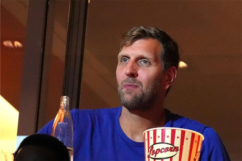 Der frühere Kapitän der Dallas Mavericks will am Flughafen von Dallas ein Restaurant eröffnen.