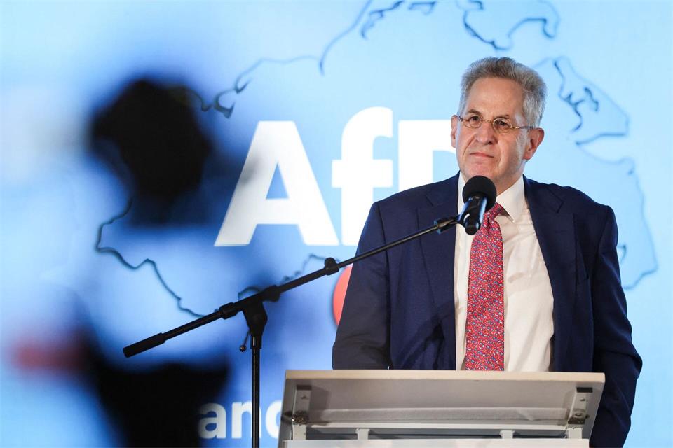 Der frühere Präsident des Bundesamtes für Verfassungsschutz, Hans-Georg Maaßen, hat als Redner bei etlichen AfD-Veranstaltungen gesprochen. (Archivbild)Christian Charisius/dpa