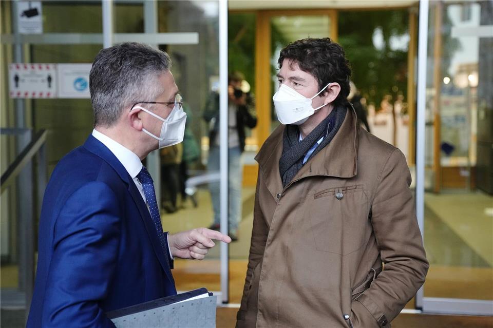 Der frühere Präsident des Robert Koch-Institutes (RKI), Lothar Wieler und der Virologe Christian Drosten sagen im Thüringer Corona-Untersuchungsausschuss aus. (Archivbild) Kay Nietfeld/dpa
