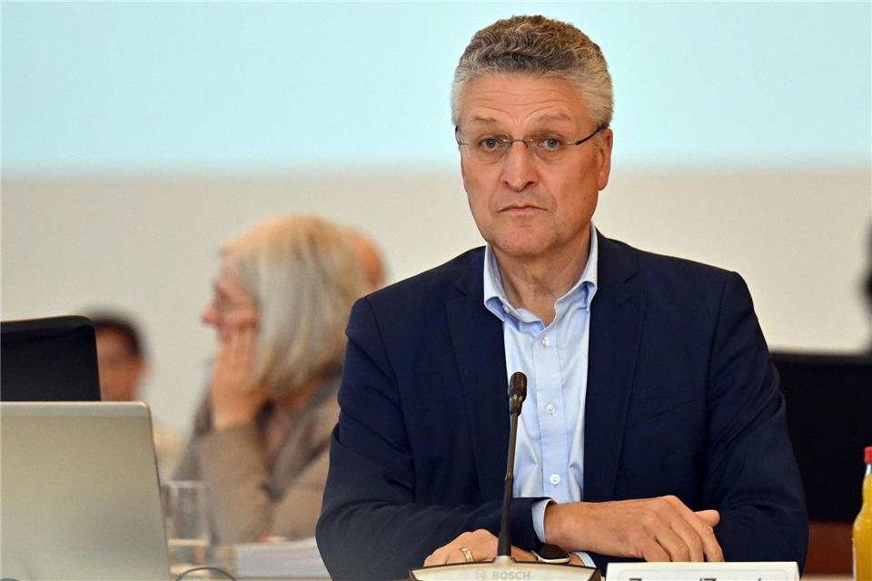 Der frühere Präsident des Robert Koch-Instituts (RKI), Lothar Wieler, stellte sich den Fragen der Abgeordneten im Thüringer Landtag.Martin Schutt/dpa