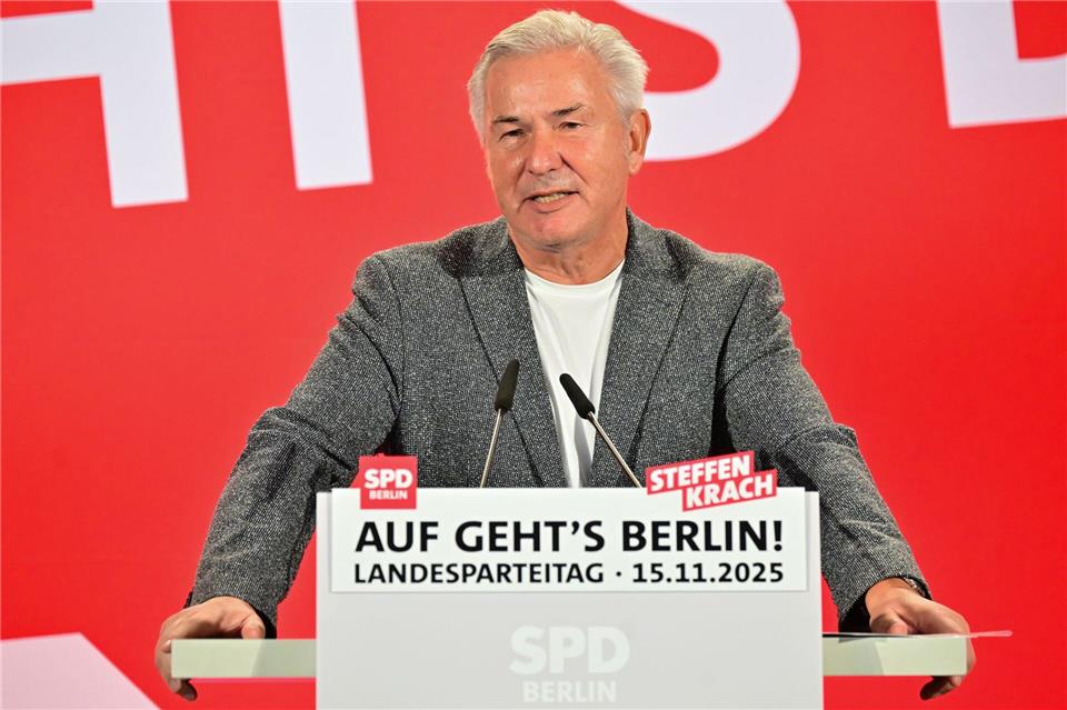 Der frühere Regierender Bürgermeister Klaus Wowereit (SPD) forderte Beinfreiheit für den Spitzenkandidaten. Sebastian Christoph Gollnow/dpa