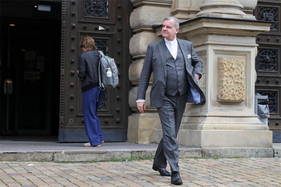 Der frühere Verteidiger von Christina Block, Otmar Kury, ist in dem Prozess um Kindesentführung als Zeuge geladen. (Archivbild)Christian Charisius/dpa