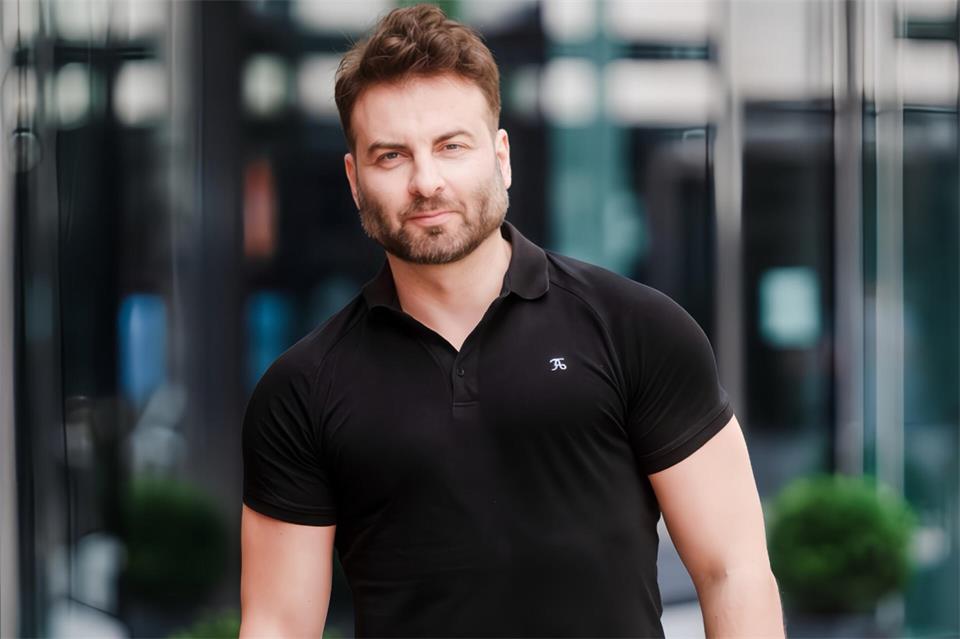 Der gebürtige Rekener Carsten Lepper ist erfolgreicher Musicaldarsteller, Regisseur und Intendant der Ettlinger Schlossfestspiele.