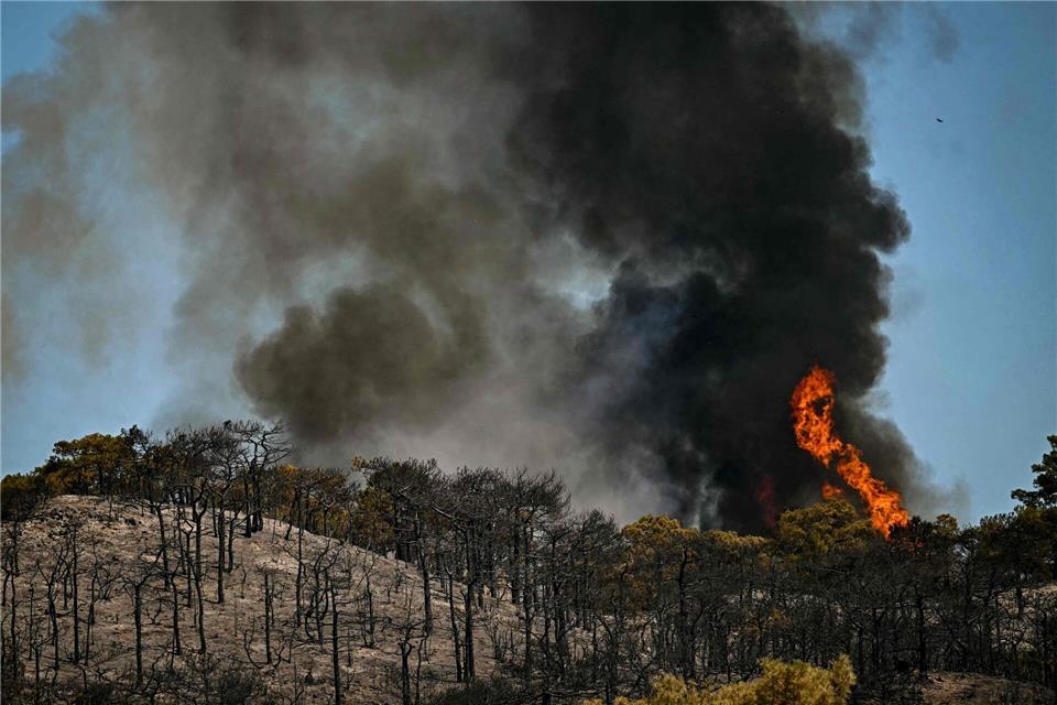 Der große Brand in Südfrankreich ist weiterhin nicht unter Kontrolle.Gabriel Bouys/AFP/dpa