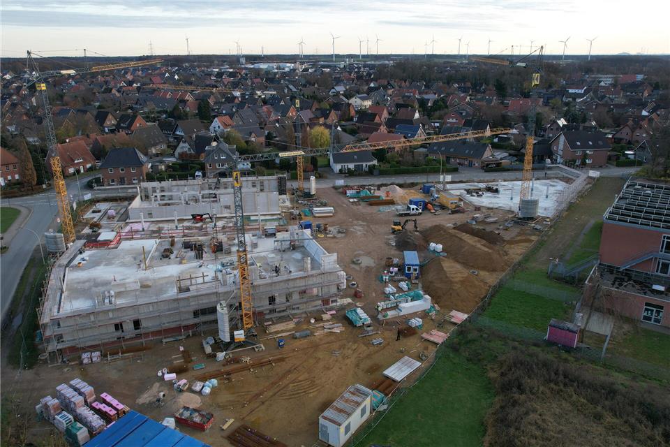 Der große Gebäudekomplex an der Velener Straße in Heiden wächst weiter in die Höhe.