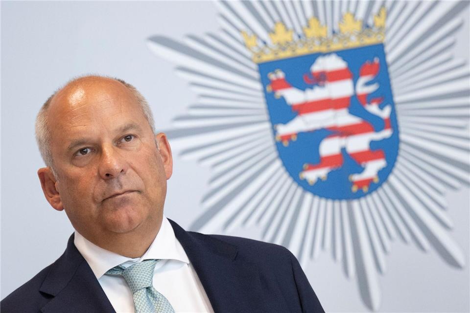 Der hessische Innenminister Roman Poseck (CDU) ist im Polizeipräsidium zu Gast. (Archivbild)Boris Roessler/dpa