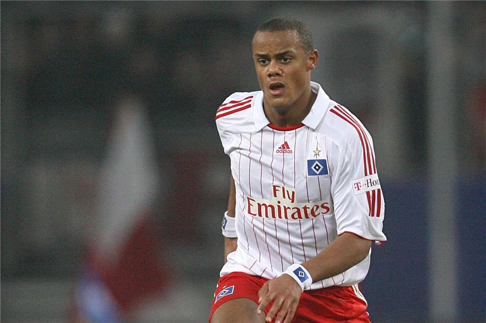 Der heutige Bayern-Trainer Vincent Kompany als Profi im HSV-Trikot in Aktion. (Archivbild)Sebastian Widmann/dpa