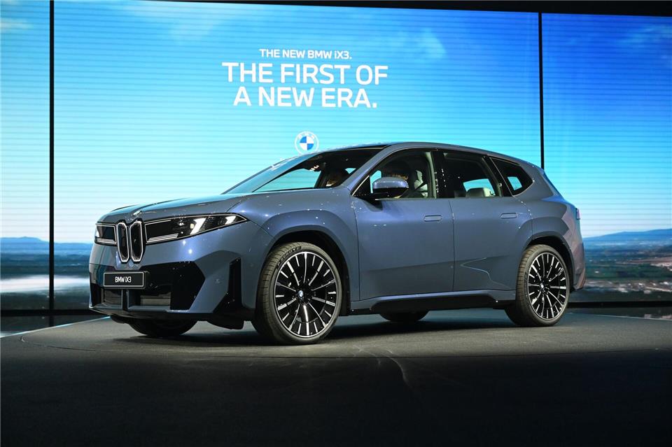 Der iX3 von BMW zählt zur Neuen Klasse und startet im Frühjahr zu Preisen ab 68.700 Euro.Sven Hoppe/dpa/dpa-tmn