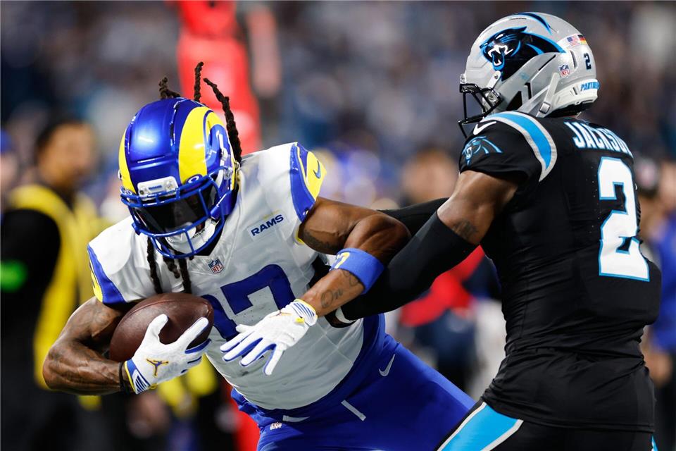 Der in Frankfurt geborene Mike Jackson (r) hatte starke Szenen, zum Weiterkommen der Panthers reichte es nicht.Rusty Jones/AP/dpa