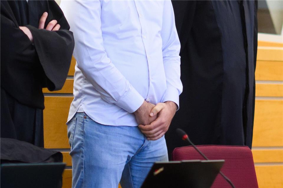 Der in Untersuchungshaft sitzende Staatsanwalt bestreitet, Behörden-Interna gegen Geld an eine Bande von Kokainhändlern weitergegeben zu haben. (Archivbild)Julian Stratenschulte/dpa