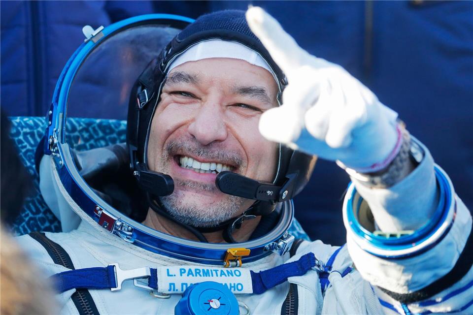 Der italienische Esa-Astronaut Luca Parmitano wird als erster Europäer beim Nasa-Mondprogramm „Artemis“ mitfliegen. (Archivbild)Sergei Ilnitsky/EPA POOL/dpa
