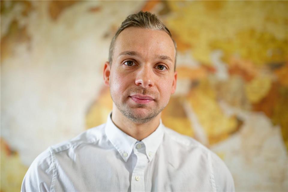 „Wenn ich nervös bin, ist es schlimmer“ Der junge Mann arbeitet in einem Wissenschaftsverlag im Logistikbereich.Uwe Anspach/dpa