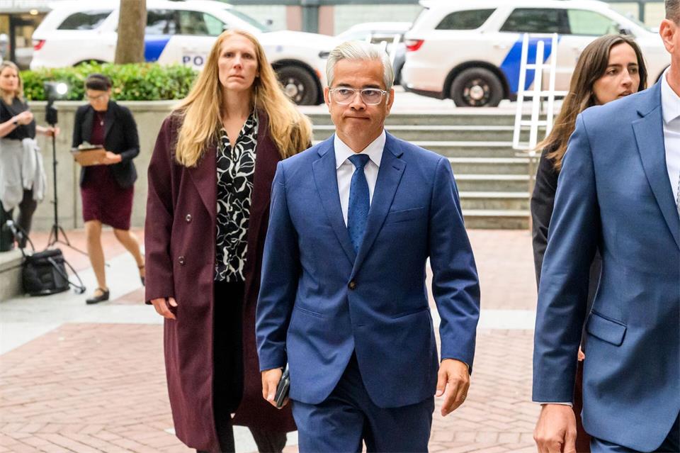 Der kalifornische Generalstaatsanwalt Rob Bonta will eine branchenweite Lösung und nimmt auch TikTok ins Visier.Noah Berger/FR34727 AP/AP/dpa