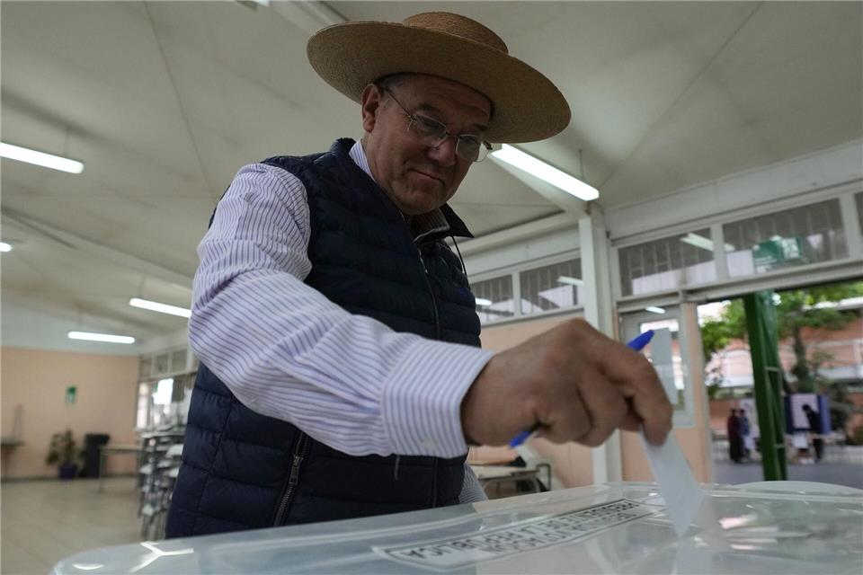 Der künftige Staatschef tritt sein Amt am 11. März 2026 an.Esteban Felix/AP/dpa