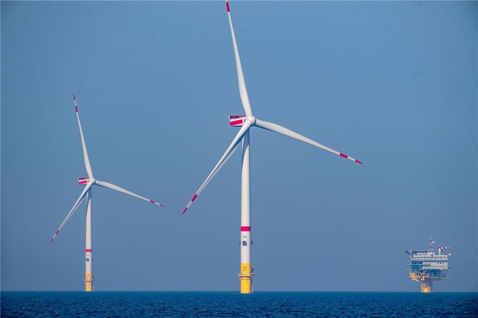 Der künftige Windpark „Gennaker“ hat laut Umweltministerium eine Leistung von 976,5 Megawatt. (Archivbild)Stefan Sauer/dpa