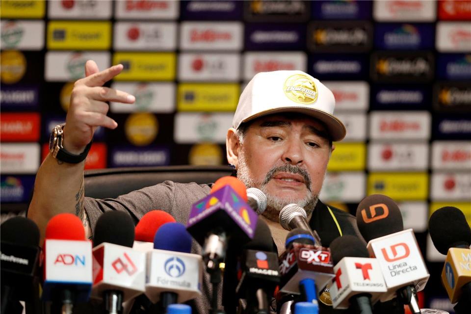 Der legendäre Diego Armando Maradona als Trainer in Sinaloa.Eduardo Verdugo/AP/dpa