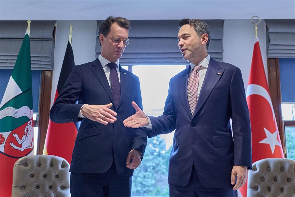 Der letzte Tag der Türkei-Reise von NRW-Ministerpräsident Wüst steht im Zeichen der Wirtschaftsbeziehungen.Rolf Vennenbernd/dpa
