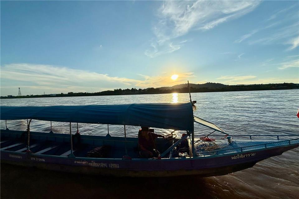 Der mächtige Mekong ist einer der berühmtesten Flüsse Asiens. Mit Schnellbooten können Besucher von Thailand in die Sonderwirtschaftszone übersetzen.Carola Frentzen/dpa