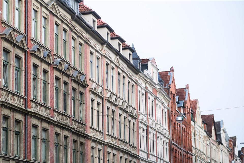 Der nächste Schritt ist nun der Gang nach Karlsruhe. (Archivbild)Julian Stratenschulte/dpa