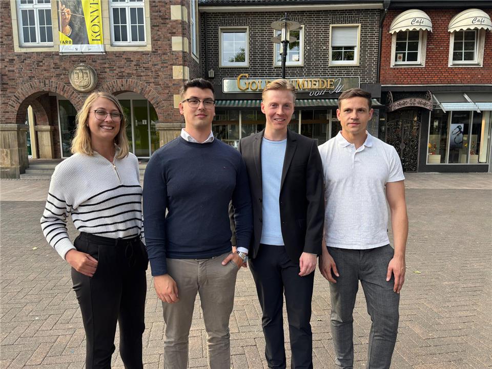 Der neu gewählte Ortsvorstand der Jungen Liberalen Borken (v. l.): Lara Ebbert (Beisitzerin), Nico Stahlhauer (stellvertretender Vorsitzender), Aaron Linck (Vorsitzender), Marcel Demski (Beisitzer).