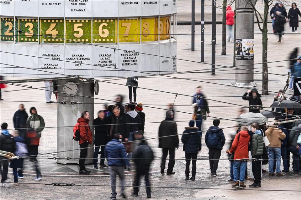 Der neue Berlin-Monitor enthält viele Daten zu den politischen und gesellschaftlichen Einstellungen der Menschen in Berlin.Britta Pedersen/dpa