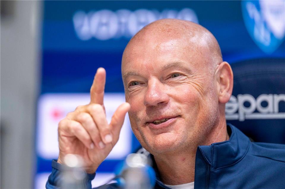 Der neue Bochumer Coach Uwe Rösler bemängelt ein länderübergreifendes Ausbildungsdefizit. David Inderlied/dpa