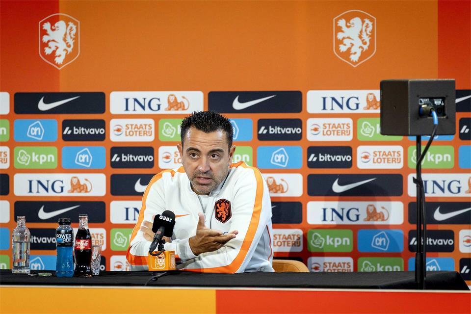 Der neue Bondscoach Xavi Hernández feiert gegen Deutschland sein Debüt.Koen Van Weel/ANP/dpa