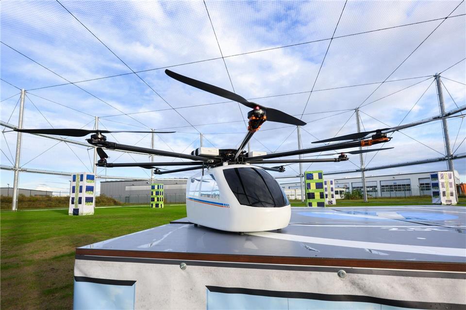 Der neue Drohnenkäfig auf dem Gelände des DLR (Deutsches Zentrum für Luft- und Raumfahrt) in Braunschweig.Julian Stratenschulte/dpa