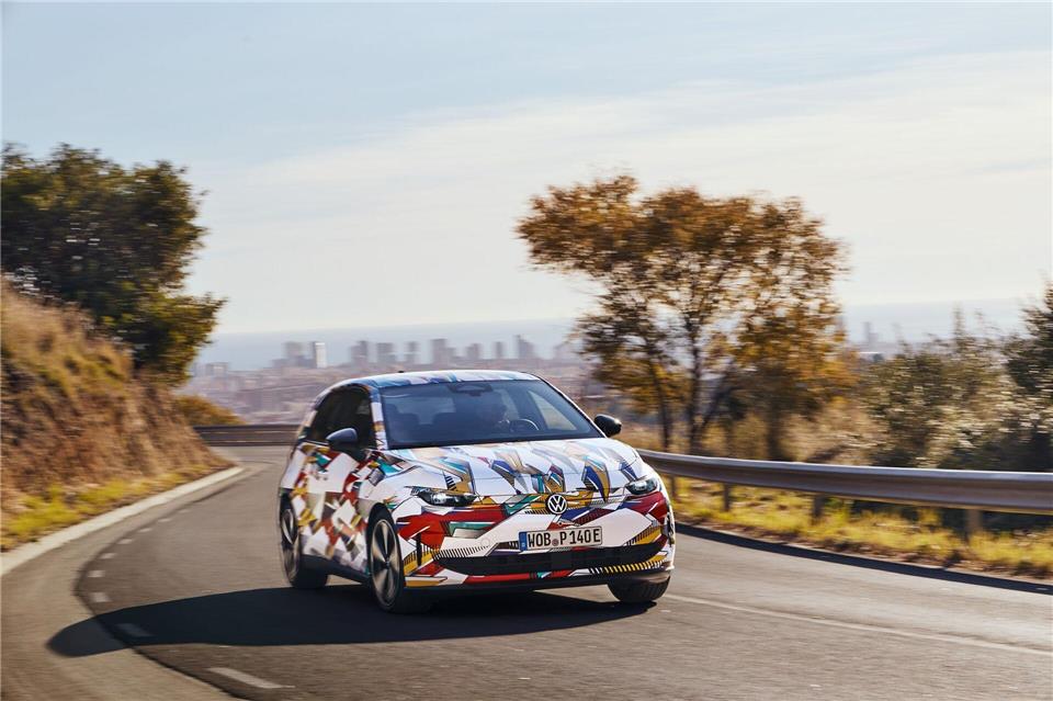 Der neue ID.Polo wird ab Sommer als Einstieg in die Elektromobilität bei VW angeboten: Der Grundpreis liegt bei 24.990 Euro.Volkswagen AG/dpa-tmn