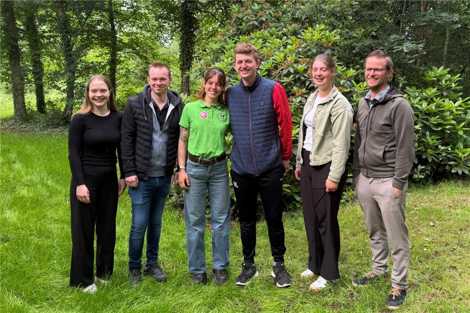 Der neue Thron in Dämmerwald (v. l.): Anna-Lena Ostermann, Niklas Witte, Ruth Punsmann, Dominik Leiers, Luisa Hülsmann und Mathias Kaß.