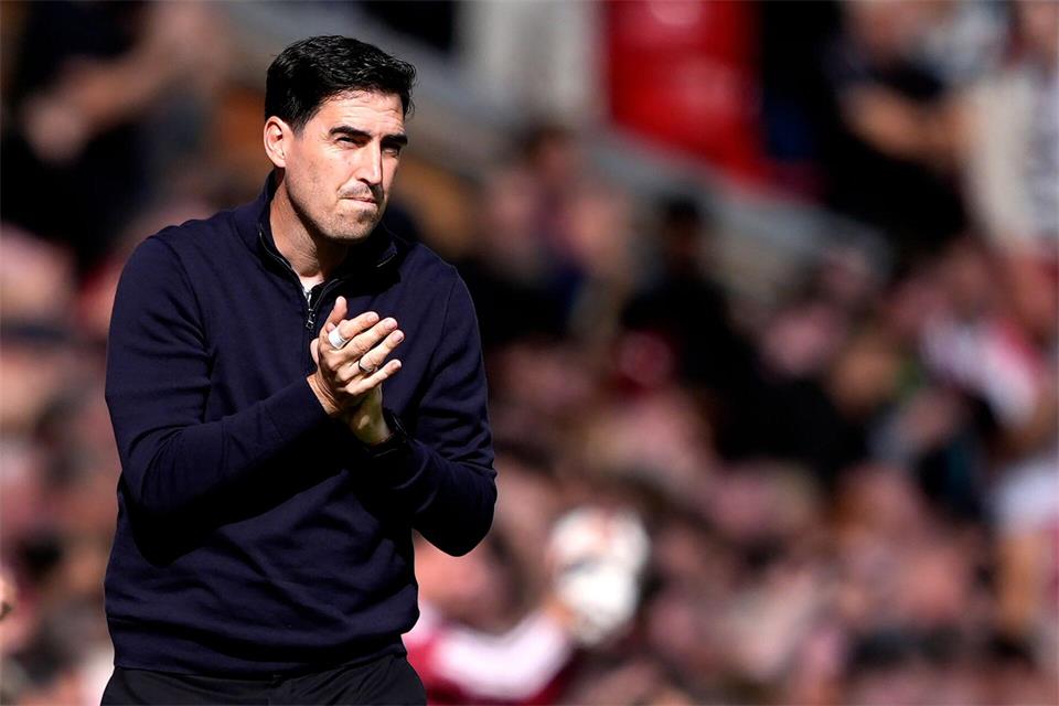 Der neue Trainer Andoni Iraola hat mit dem FC Liverpool noch viel Arbeit vor sich.Peter Byrne/PA Wire/dpa