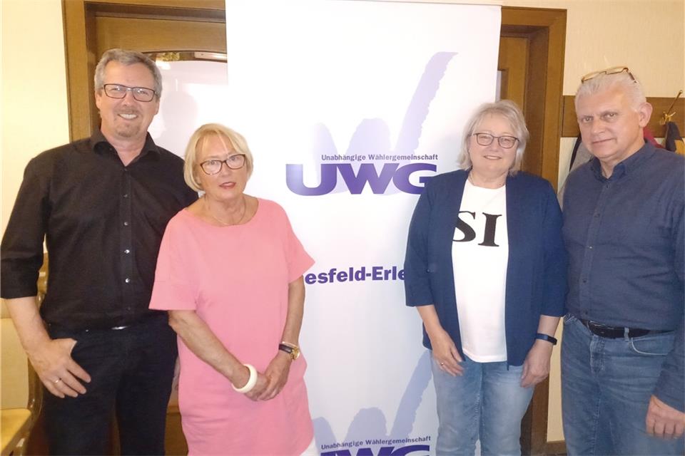 Der neue Vorstand: Vorsitzender Rupert Koller (l.), Georg Baumeister (r.), Lisa Fischbach (Zweite v. .l.) sowie Ursula Weiß (Schriftführerin). Petra Nagel war erkrankt und bei der Versammlung nicht dabei.