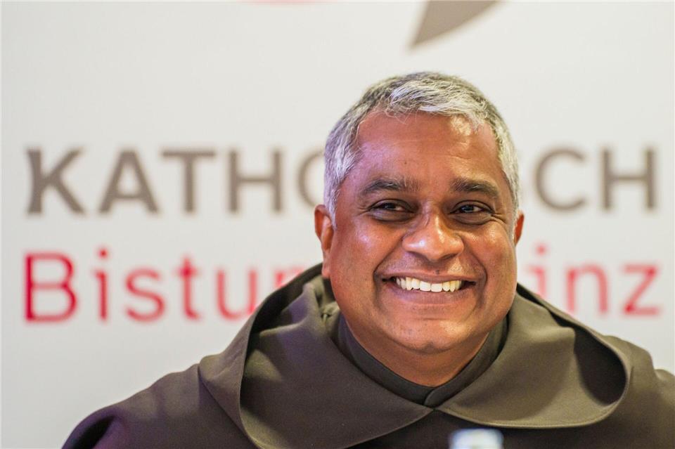 Der neue Weihbischof predigt nach eigener Aussage selten länger als fünf Minuten.Andreas Arnold/dpa