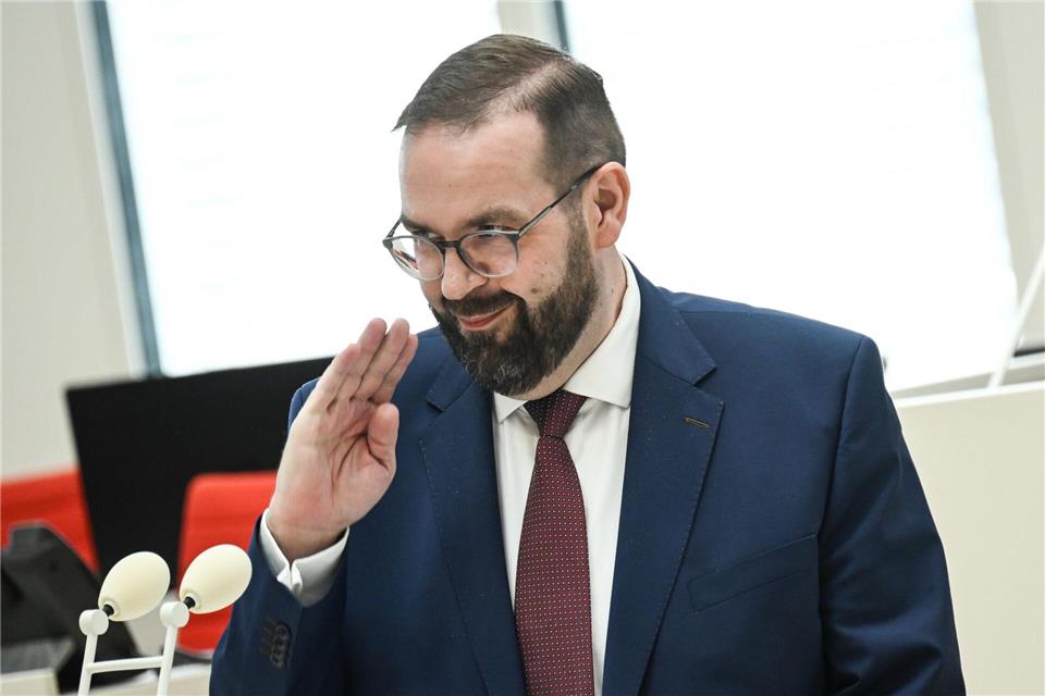 Der neue bundesweite Rechtsanspruch für Ganztagsbetreuung sorgt nach Angaben von Bildungsminister Gordon Hoffmann (CDU) für Mehrbelastungen, die aber nach seinen Angaben geregelt sind.(Archivbild)Britta Pedersen/dpa