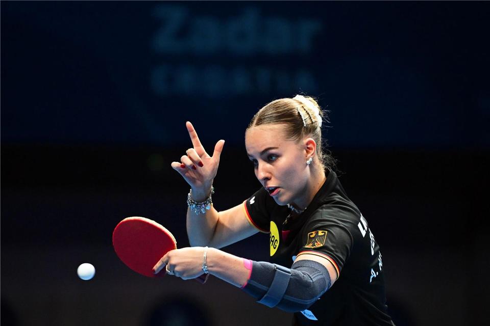 Der neue deutsche Tischtennis-Star Annett Kaufmann schied in Frankfurt gegen ihre Nationalmannschafts-Kollegin Ying Han aus.Manfred Schillings/dpa