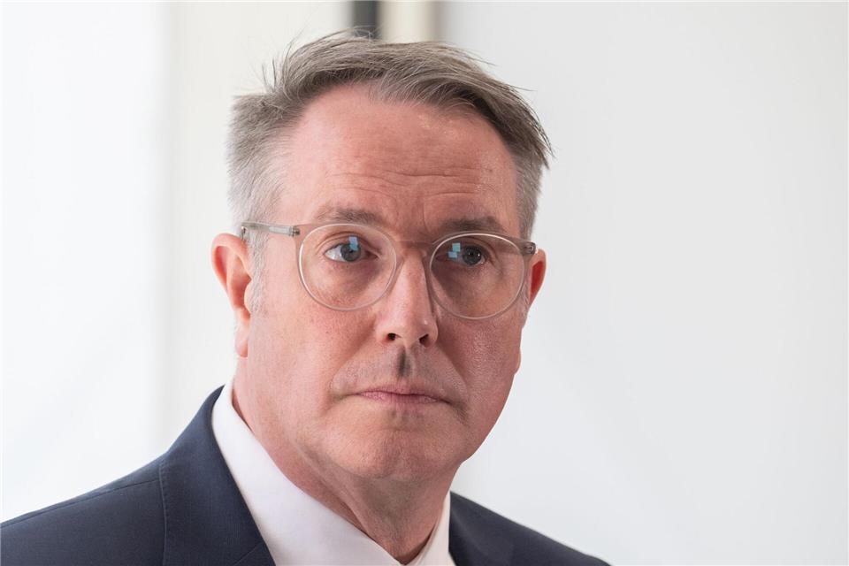 Der noch amtierende Ministerpräsident Schweitzer hat den Koalitionsvertrag federführend für die SPD ausgehandelt. Seine Zukunft ist offen. Boris Roessler/dpa