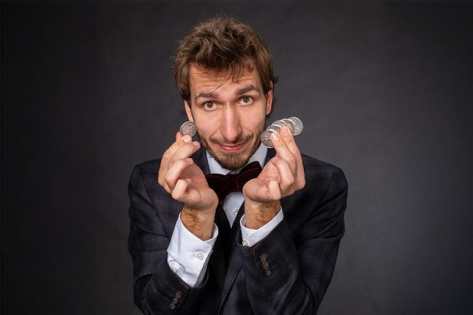 Der preisgekrönte Zauberkünstler und Comedian Toby Rudolph präsentiert am 5. Februar seine erste Solo-Show „Der kann ja zaubern“ im 3Eck.