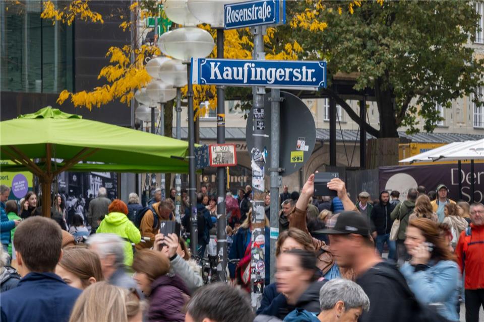 Der private Konsum - üblicherweise eine Stütze der Konjunktur - hat zuletzt geschwächelt. (Archivbild)Peter Kneffel/dpa