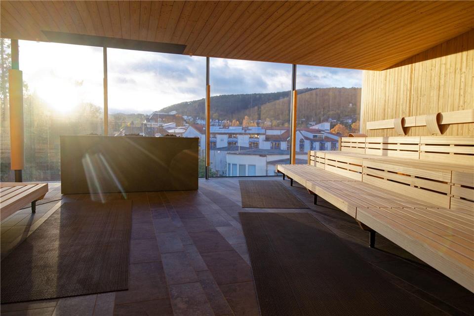 Der reguläre Bade- und Saunabetrieb in der neuen Therme in Bad Dürkheim beginnt am 21. November 2025.Uwe Anspach/dpa