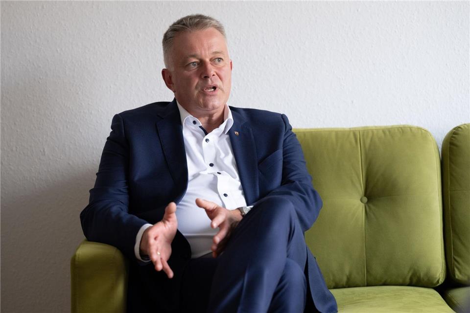 Der rheinland-pfälzische CDU-Chef Gordon Schnieder hält sich aus familiären Gründen bedeckt. (Archivbild)Boris Roessler/dpa